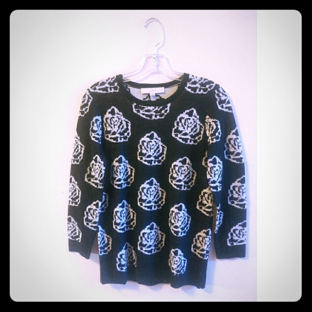 Ann Taylor LOFT ROSE BLACK SWEATER SZ XS B9
